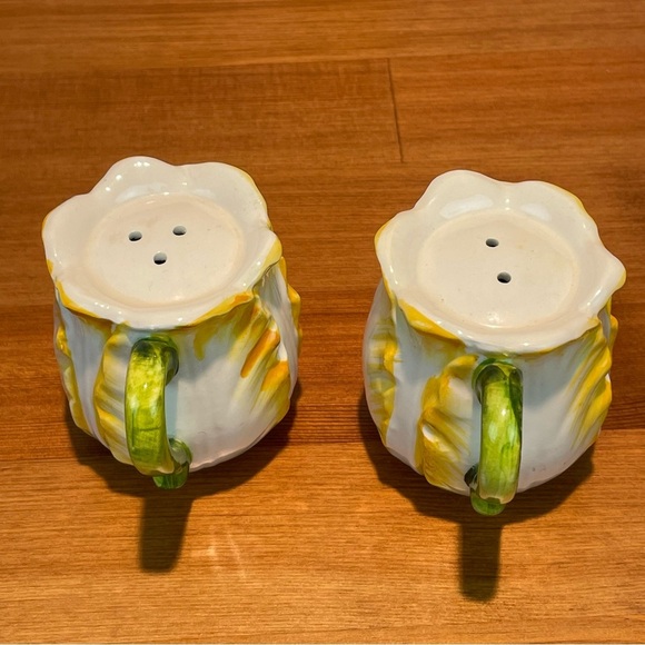 VTG Lefton Yellow Cabbage Rose Salt and Pepper Shakers Handles Cottagecore Green - Picture 5 of 16